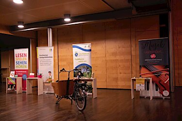 Vorstellung von Initiativen und Projekten im Foyer des Kulturcentrum PUC.